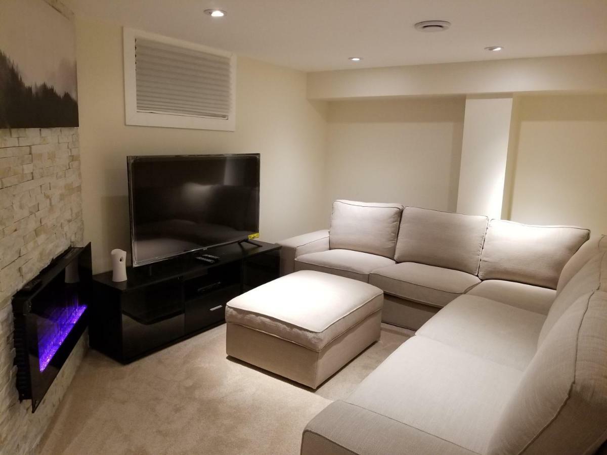 Your Perfect Stay Away From Home 위니펙 외부 사진